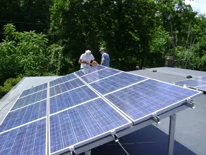 Solar Panels in Series vs. Parallel: Electrical Differences and Limits
