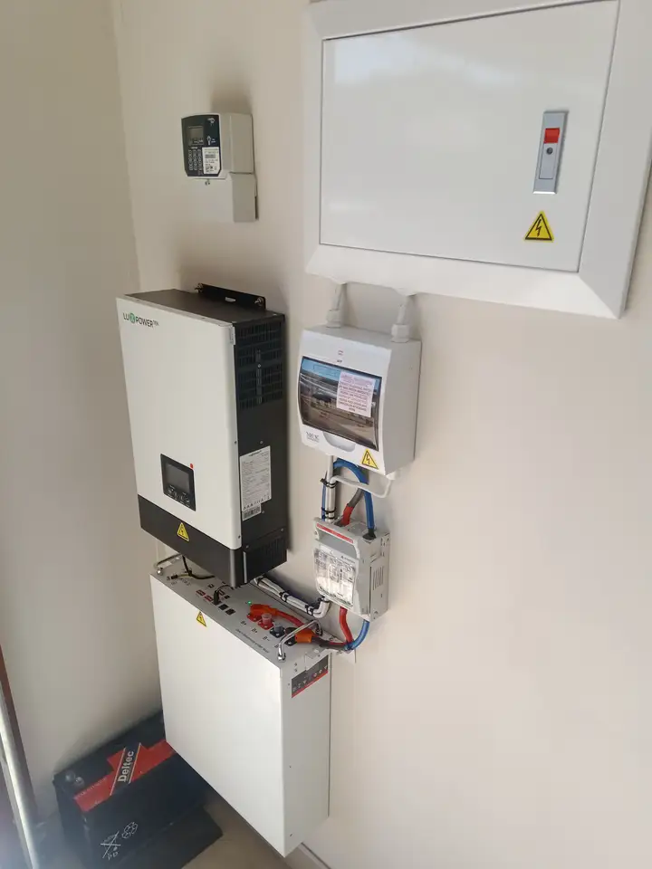 Solar battery bank wiring series parallel configuration
